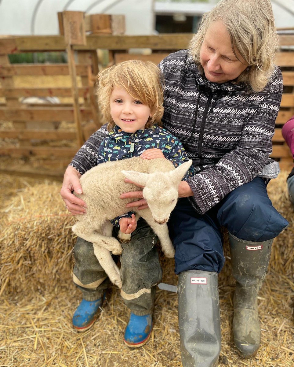 OutdoorRutland's tweet photo. Wednesday AM #rutlandducklings group! Despite the rain π§ everyone did very well π #roec #winghallfarm #wing #stamford #uppingham #discoverrutland #oakham #farm #forestschool #outdoorlearning #outdooreducation #corby #peterborough #leicestershire #rutland #bugs #bughunt https://t.co/TE1o9QaK06