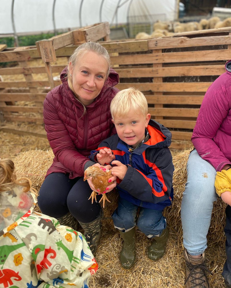 OutdoorRutland's tweet photo. Wednesday AM #rutlandducklings group! Despite the rain π§ everyone did very well π #roec #winghallfarm #wing #stamford #uppingham #discoverrutland #oakham #farm #forestschool #outdoorlearning #outdooreducation #corby #peterborough #leicestershire #rutland #bugs #bughunt https://t.co/TE1o9QaK06