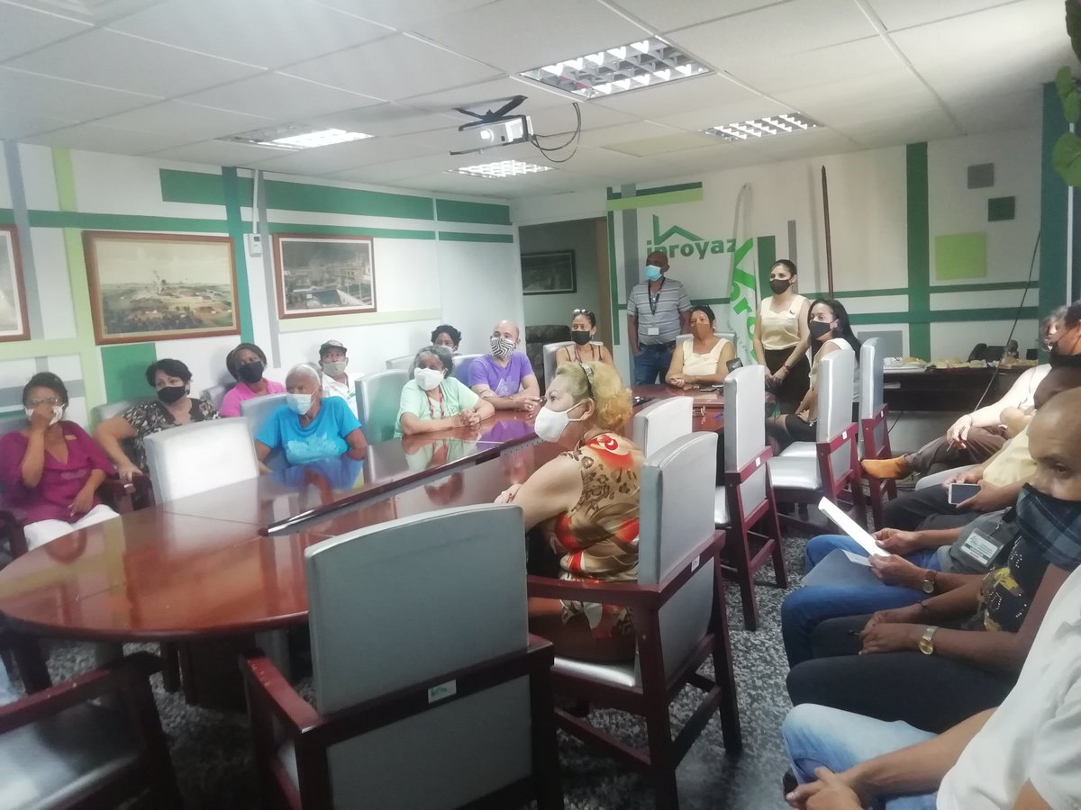 YasminGzlez74's tweet photo. Dirección de Auditoría desarrolló en la mañana de hoy matutino especial en saludo al día de las madres, con la participación de los trabajadores de la Oficina Central y la UEB Habana. Muy Conmovedor. #iproyaz. #Azucareros. #VamosPorMás. https://t.co/7HqNbsGRjv