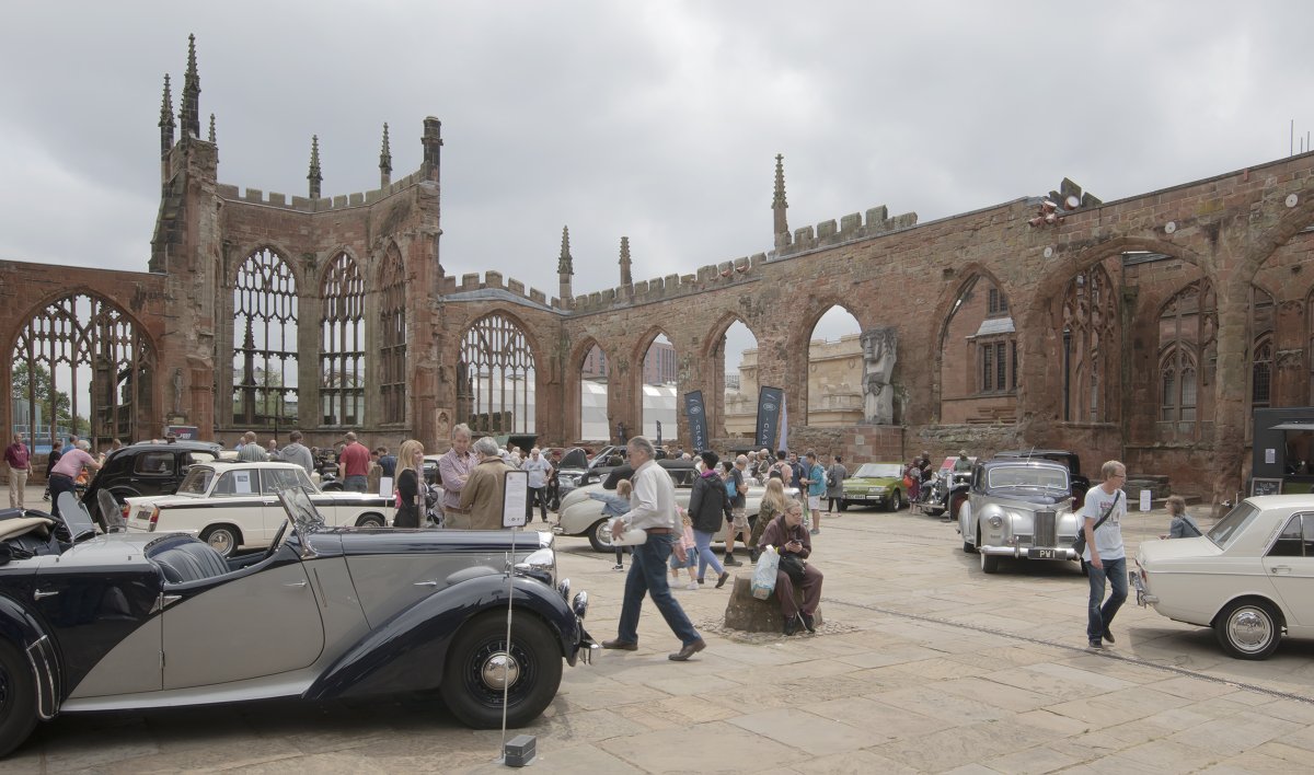 With only 7️⃣ days until entries close for Coventry Concours 2022, get your applications in today! 😁

Head to our website for all the information 👉 bit.ly/CovConcours2022

🗓Deadline: Wednesday 18th May 2022 at 5pm

📸 Ivor Hunt

#CovMotoFest #CoventryConcours
@aohereng