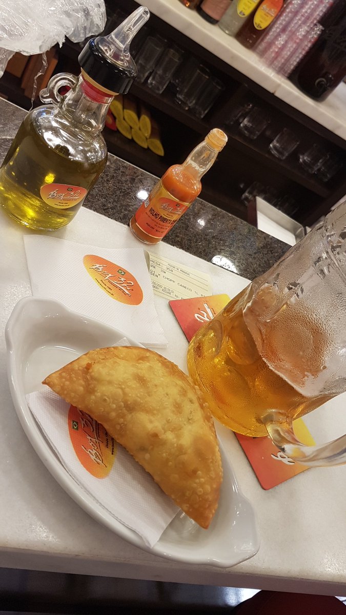 BeddingRobert's tweet photo. #Box32 in the #MercadoPublico in #Florianopolis you are absolute legends.

Thank you for my treats! It is good being the only Englishman in the city.......... https://t.co/7fO0bnnRbg