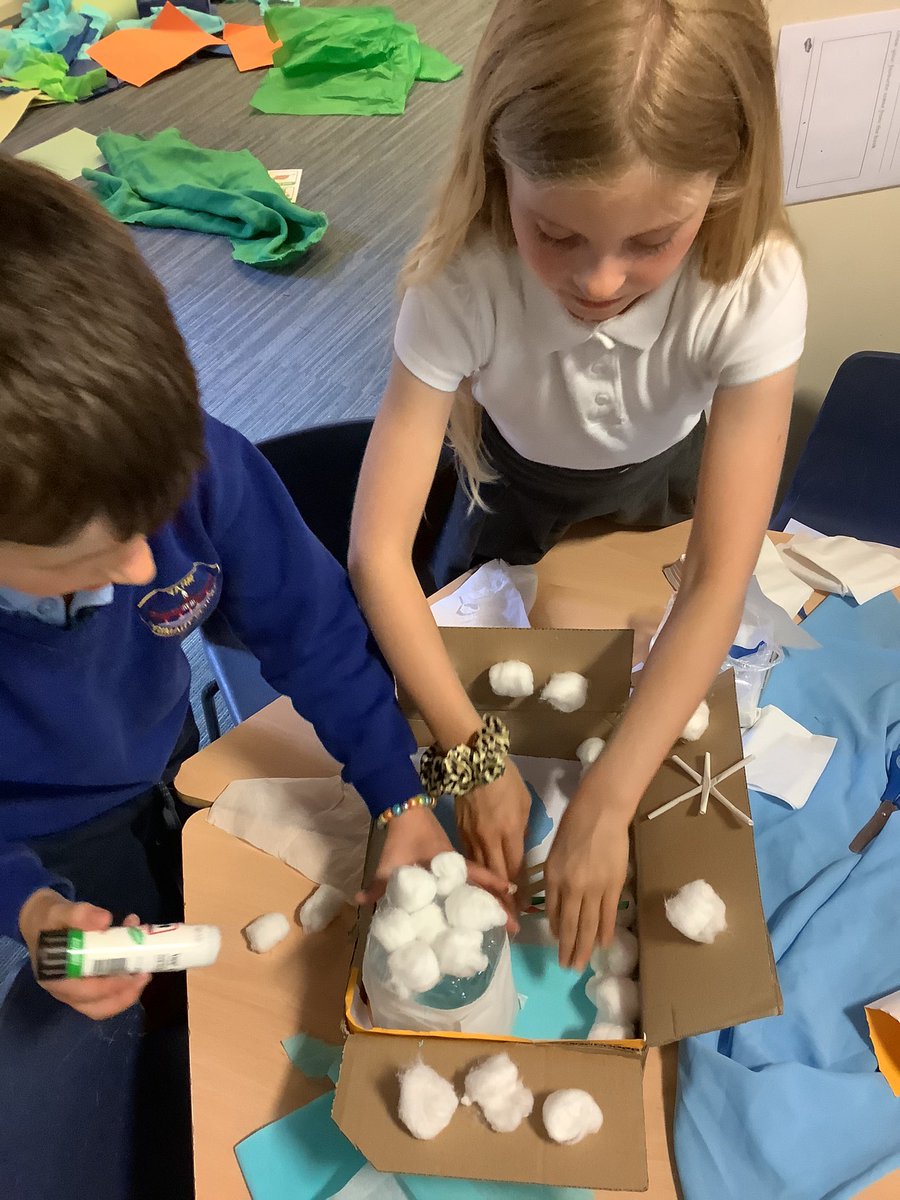 YarmPS's tweet photo. The children in KS1 have enjoyed exploring and making their own habitats. In groups they have thought about predators and prey that live in either a polar, woodland or ocean habitat🌊❄️🌲 #ypsscience #KS1 https://t.co/gL0HZLt02M