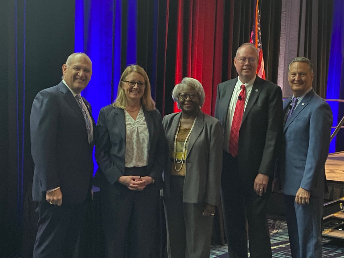 FEMA_Deanne's tweet photo. It was an honor to meet @pbcgov County Mayor Weinroth and County Administrator Baker this morning at @FloridaGHC.

#StrongerTogether #GHC2022 https://t.co/6W6x3g5ES3