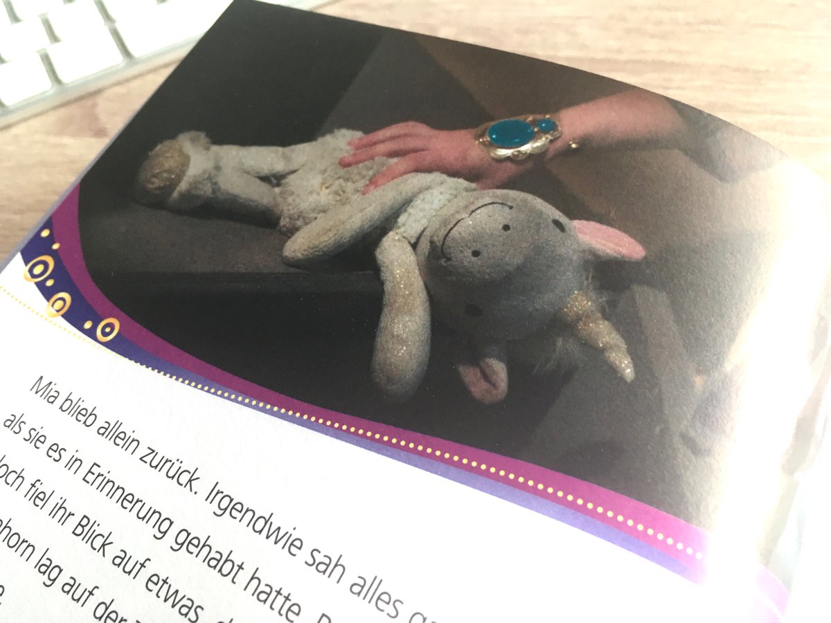 miaandmeblog's tweet photo. #MiaMovie [originally posted on May 3]

I've got the book!! I'll share more as I read it + will be recording the video in the next few days ✨

#Miaandme #TheHeroofCentopia
#DasGeheimnisvonCentopia #MiaandmeFilm
#Miaetmoi #Miayyo #Omundodemia #Miaija https://t.co/nRpU8rjuLS