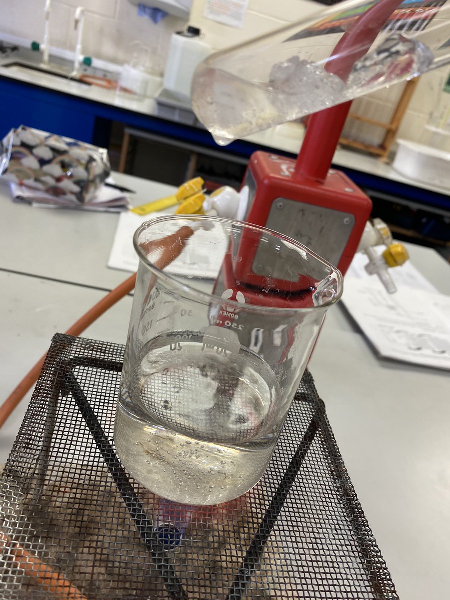 ScienceDeptWA's tweet photo. S1 learning about changes of state this afternoon #solidliquidgas #condensation https://t.co/ghKncGE5Ff