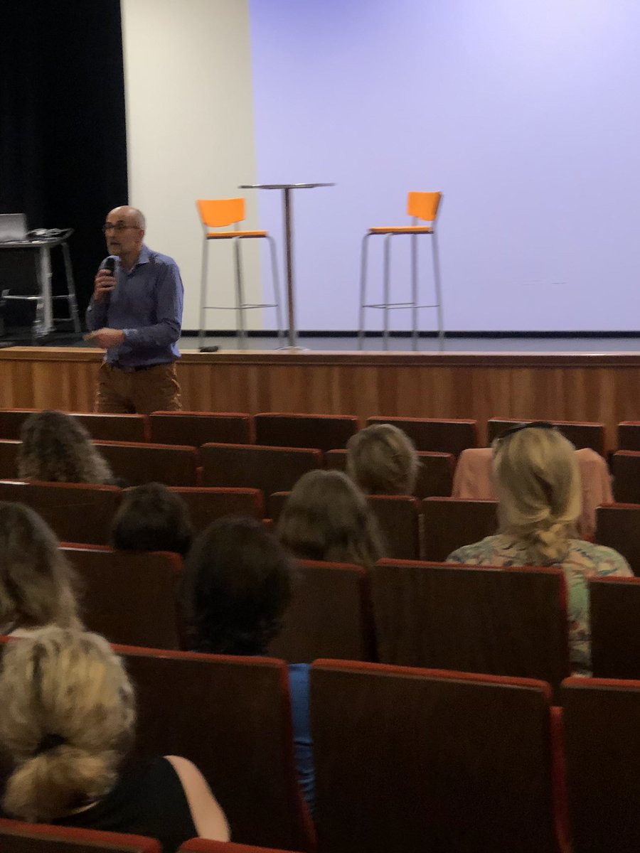 VuillotM's tweet photo. La classe renversée avec Jean-Charles CAILLIEZ, créer un collectif… @jcdiry @dfielyon @academielyon #JIP22 #innovation #EAFC https://t.co/p1mp6jlTL4