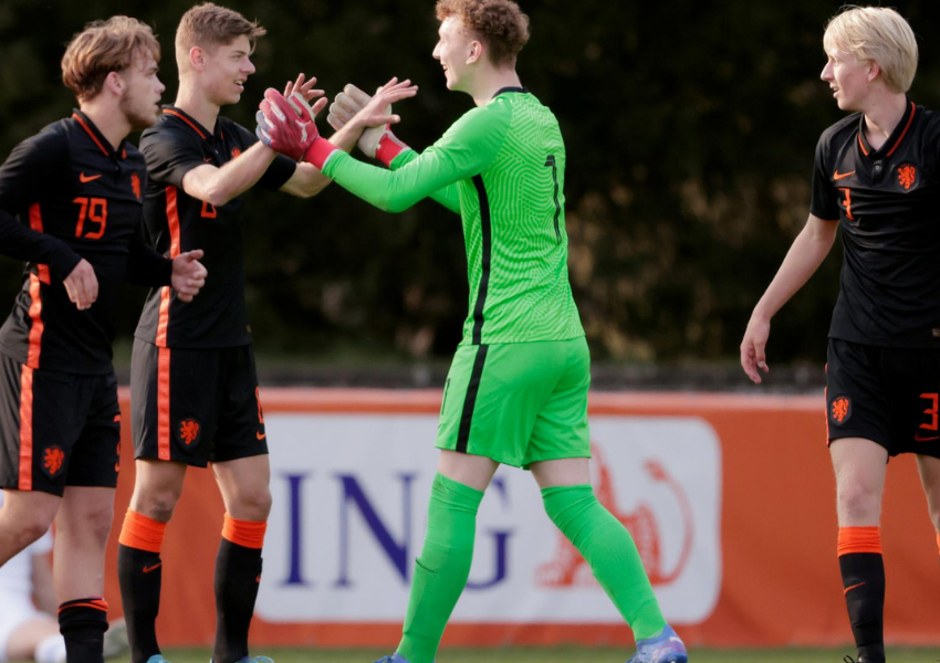 AZJeugd's tweet photo. 🗺️ Youth International Duty
🔶 Kuijsten & Splinter trappen met Oranje Onder 17 het EK af tegen Bulgarije.
🏟️ Lod Municipal
📍 Lod, Israël
⌚️ 19:00 uur
🏆 EK-groepsduel
🇧🇬 - 🇳🇱
#AZJeugd #OranjeO17 #bulned https://t.co/rC8U1Dbdnn