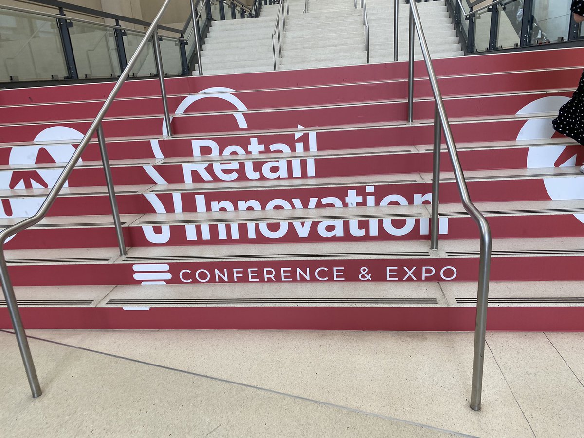 Jamieprints's tweet photo. Back in Chicago checking out Retail Innovation with our friends at PalRam. Let me know if you are here #Rice22 #palboard #printchat #print #pop https://t.co/zgek0z8UN2