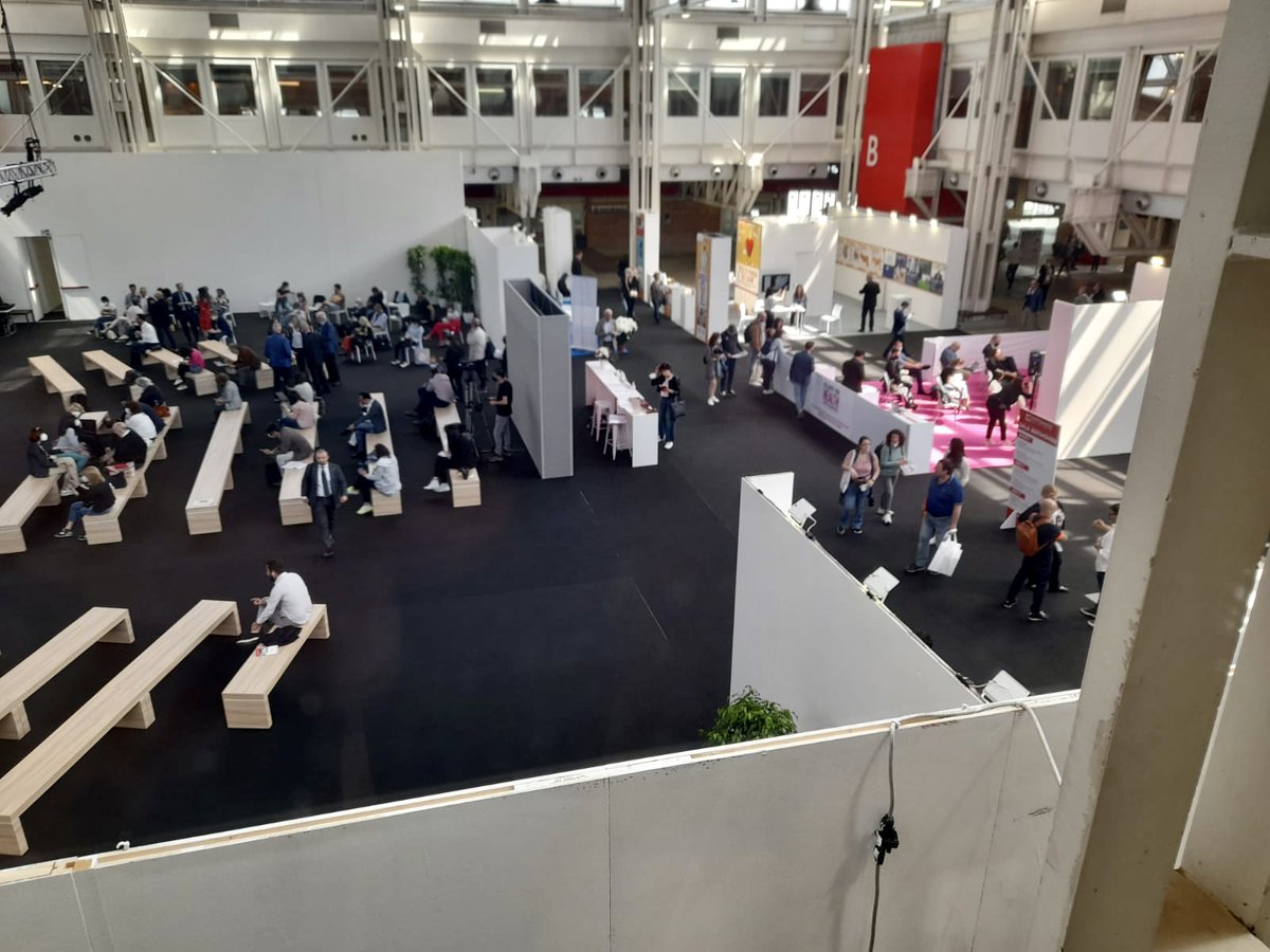 Vitaever's tweet photo. Dopo anni di restrizioni, abbiamo partecipato ad @Exposanita per scoprire il futuro. #Vitaever #11maggio https://t.co/LLCzdkRkCC