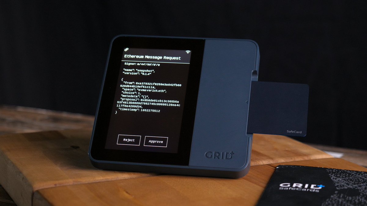 ProDJKC's tweet image. This is what the @SnapshotLabs interaction looks like on the screen of the #lattice1 with a #safecard inserted.   It's really simple to jump in on these @EVMavericks proposals/raffles using hardware like this.