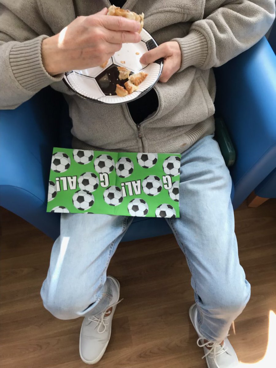 GinaWils2106's tweet photo. Pie at half time! #nicbee13 #PennineCareNHS https://t.co/tyghLhzkxX