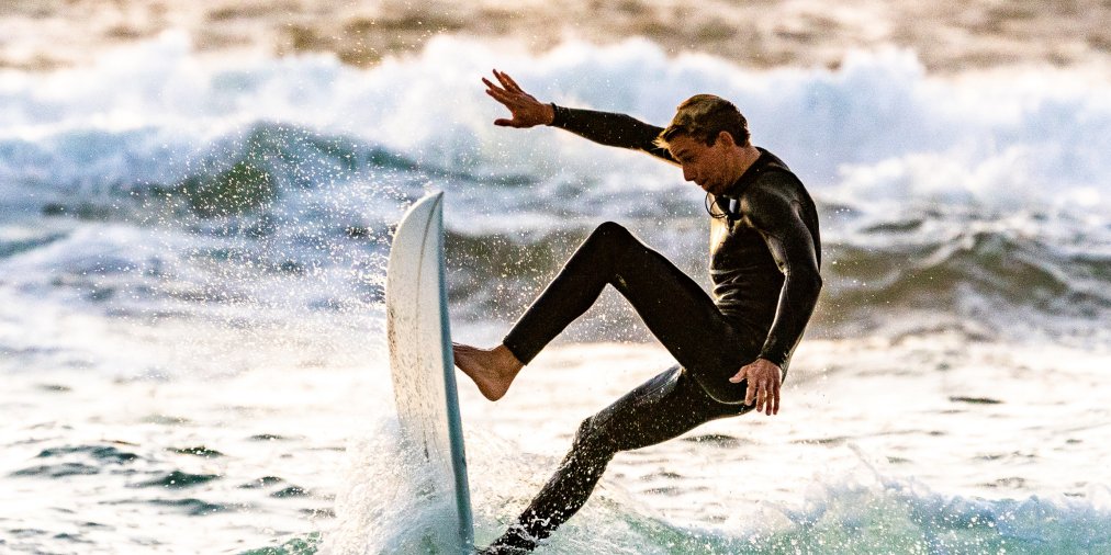 🎓 [Estudios de Investigación] ➡ "Brand management" aplicado al comportamiento del consumidor de deportes de riesgo. Un estudio de marcas de surf españolas 🏄‍♂🏄ow.ly/cKYg50J2VGq