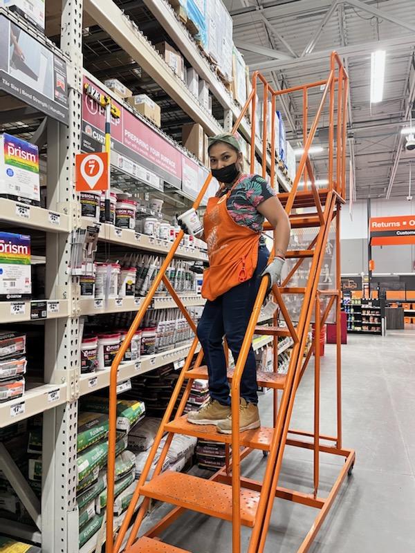 Laricoco1's tweet photo. Hazel practicing safe behavior store 6339 @vivcardenas12 @6339HomeDepot @wcork19 @ricser6339 @FarleyDeno @AshleyMuirhead2 https://t.co/YAzRTcKp72