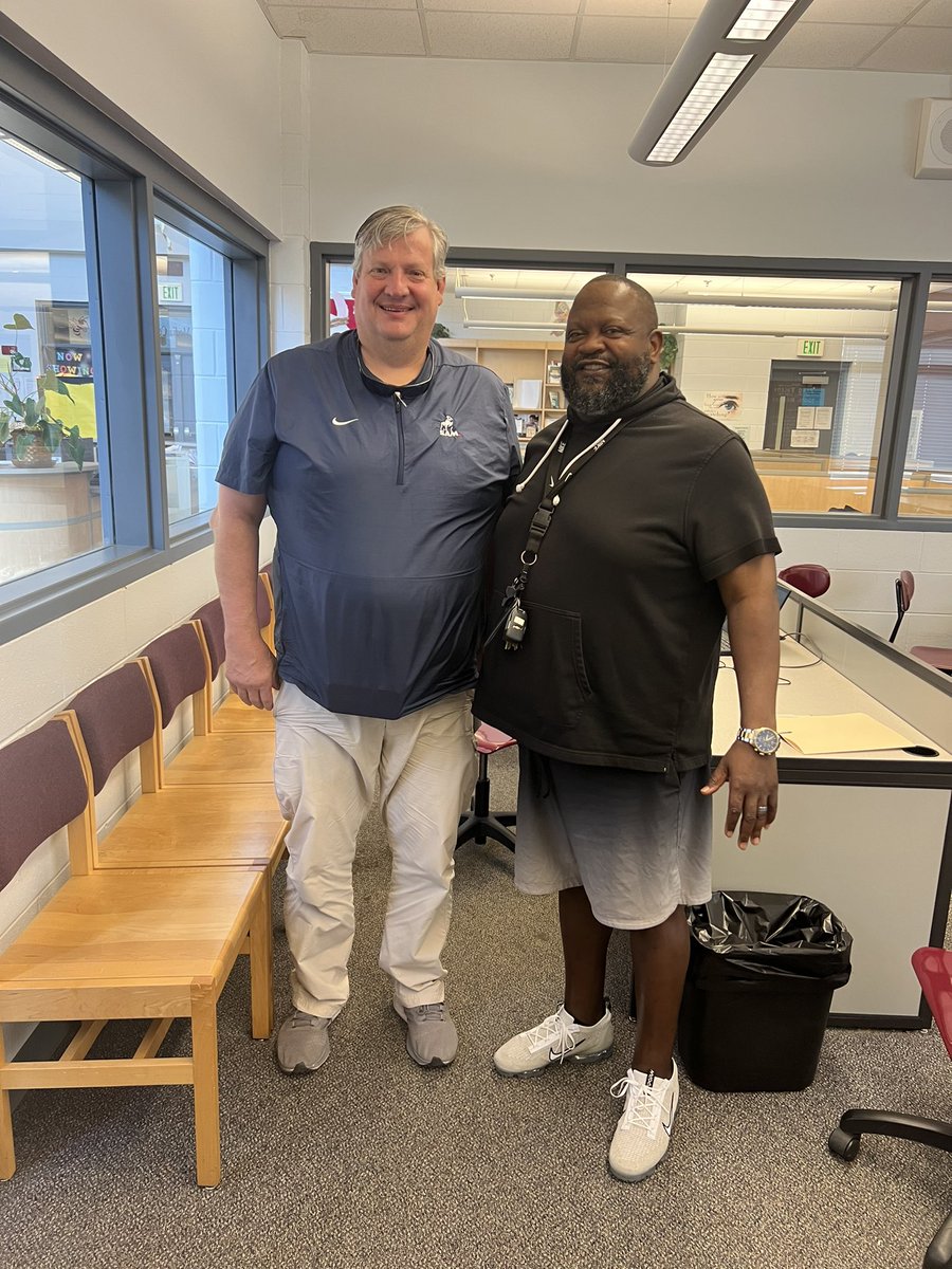 CchStew's tweet photo. It was great having Coach Bostick from Samford University stop by this morning to check on a few from the Hive Nation Crew. #HiveNation #SpringTraining22 @DexPreps @WTVY4Sports @WDHN @2aBama_Football https://t.co/8hrpeE85vy