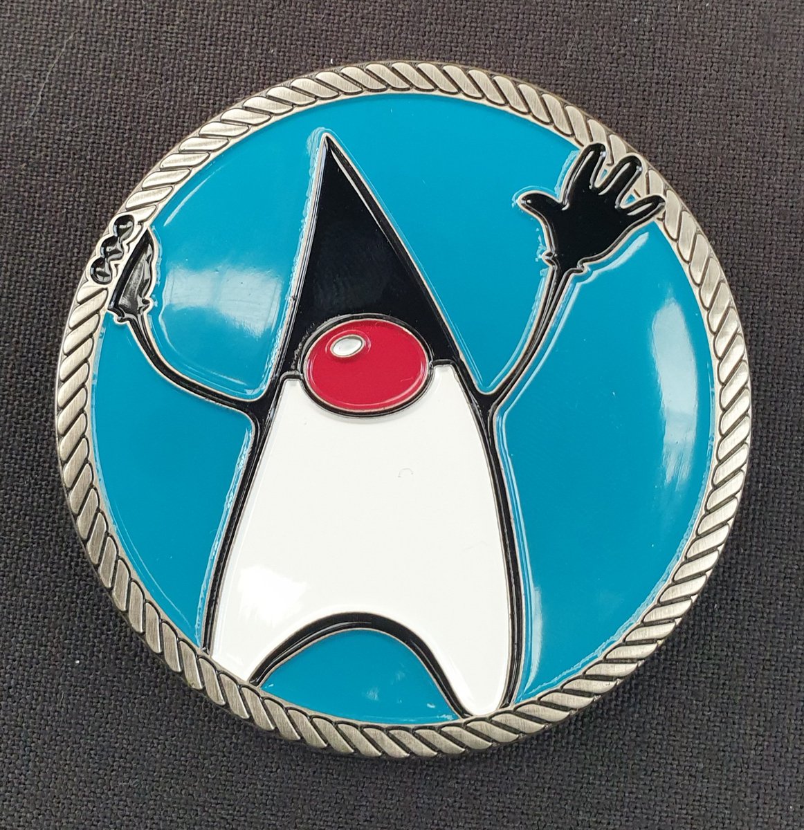 mrhazell's tweet photo. Very honoured and privileged to be given this special limited edition Java coin today at #DevoxxUK Thank you @Sharat_Chander #Java #ProjectSkara https://t.co/CLRdepncxx