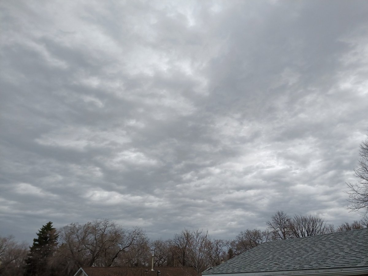 Spothe's tweet image. Turbulent skies this morning. ☁️ #cloudnerd