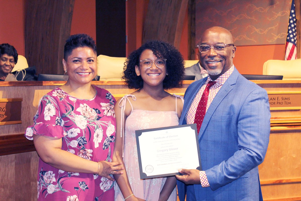 Congratulations to <a href="/cedarhillmayor/">Mayor Stephen Mason</a> Stephen Mason, Mayor Pro Tem Alan Sims, and Council Member Gregory Glover who were sworn in on Tuesday for their second terms! Many thanks to you and your families for your service to Cedar Hill.