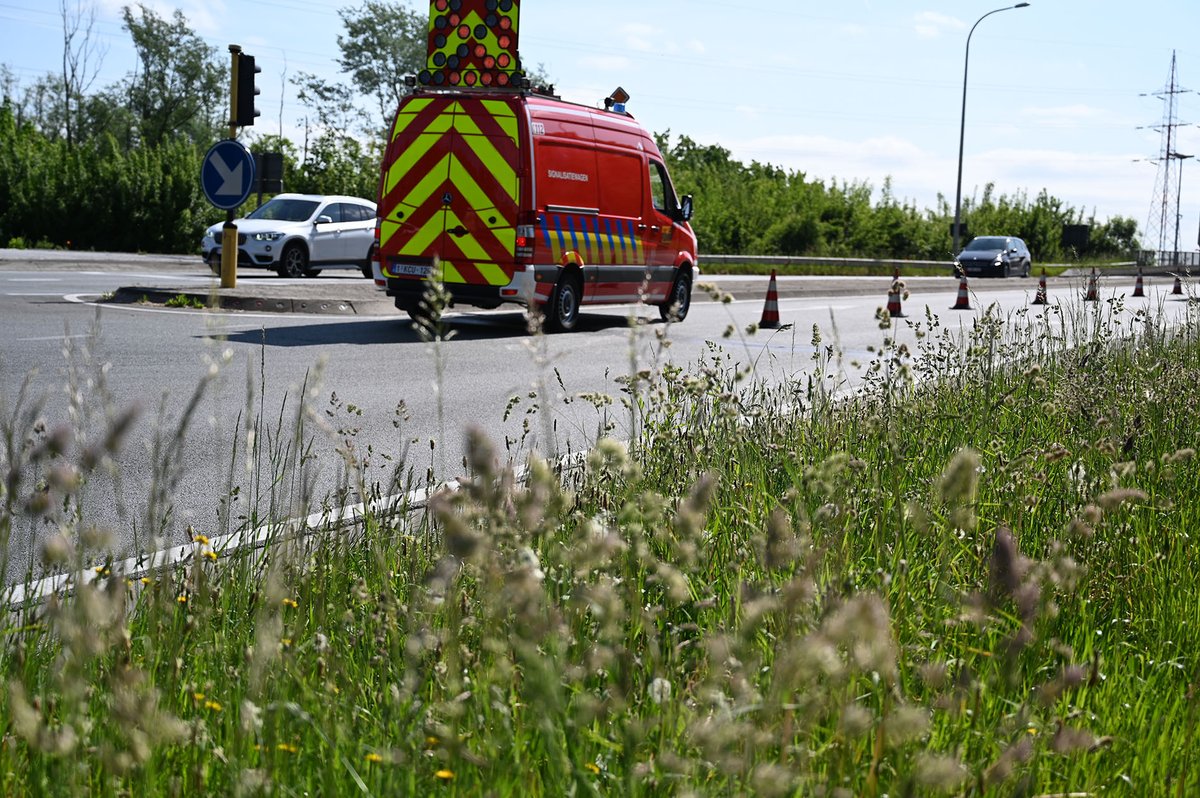 De Vichtesteenweg is weer open na de gasontploffing van deze ochtend. Alle verkeer kan dus weer passeren in de zone tussen het afrittencomplex en kruispunt Belgiek.