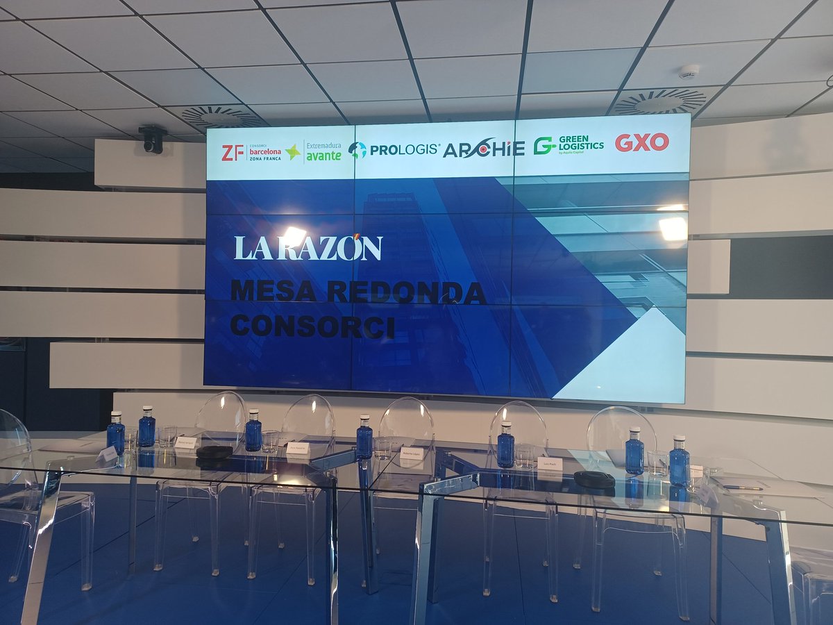 Hoy tuve el placer de representar a mi otra empresa, <a href="/OficialArchie/">ARCHIE</a> en la mesa redonda del diario <a href="/larazon_es/">La Razón</a> en donde tuve el honor de compartir con grandes profesionales de la #logística, muchas gracias por la invitación!!