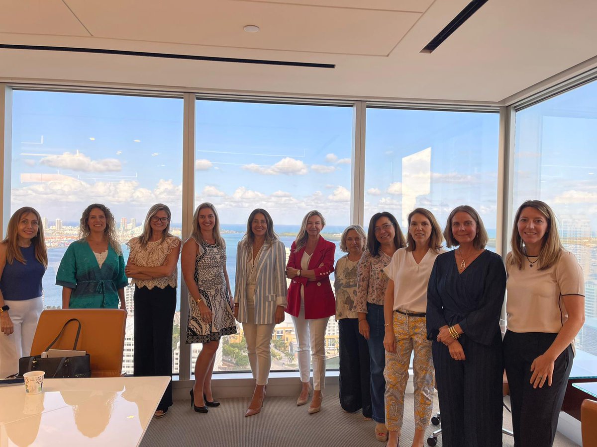 WhE are now 56 influential women ready for the next step!
#WhELead #hispanicwomen #Miami #DiversityandInclusion