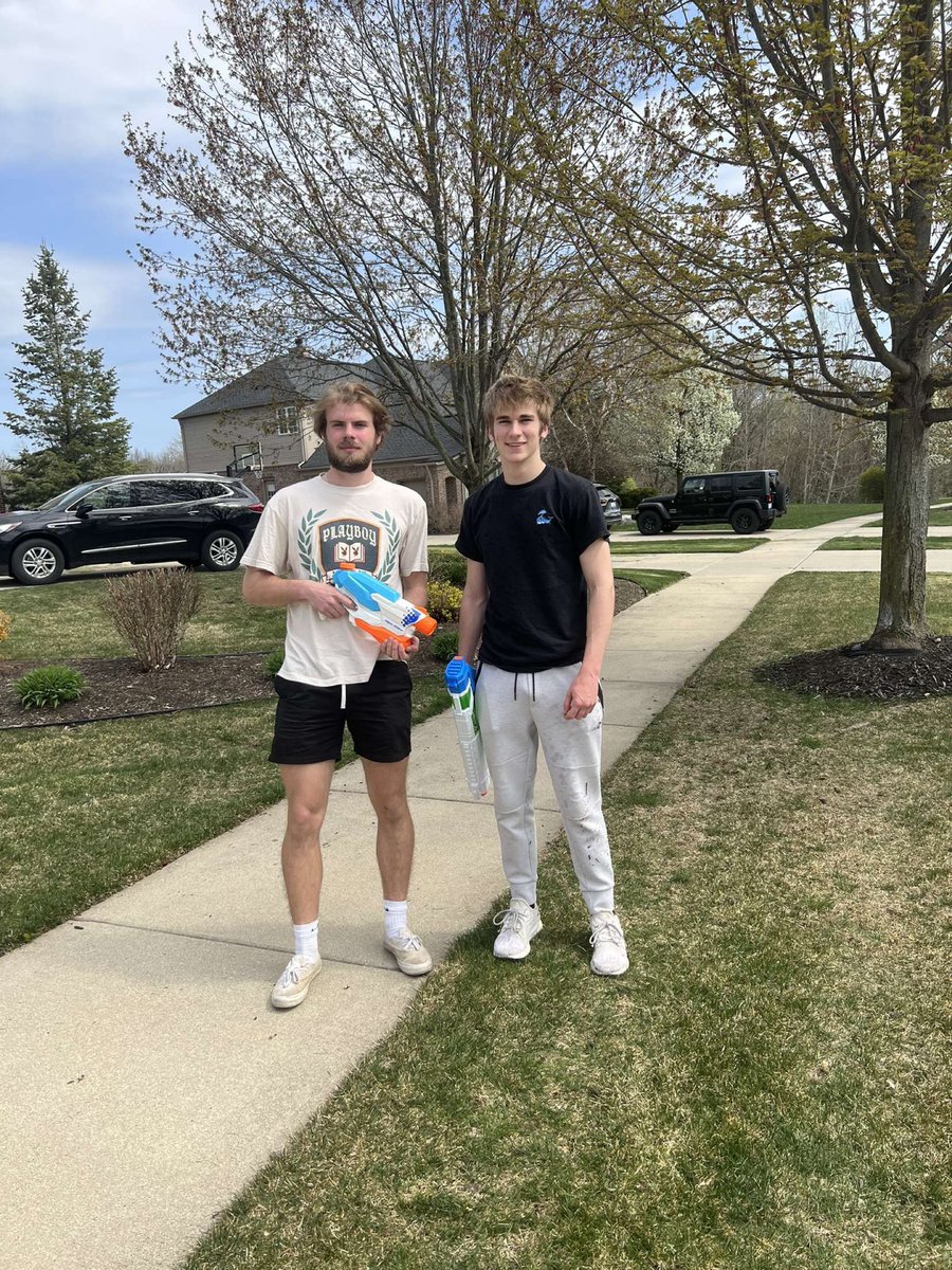 5GuysWW's tweet photo. The Top Shotta Cross has been spinning the opps blocc day and night for his dead homies E and Brady! UP THE SCO 🔫 Nathan Simms from “Street Fighters” has been eliminated. 5 guys leads 3-2. https://t.co/EcWGZy74Pz