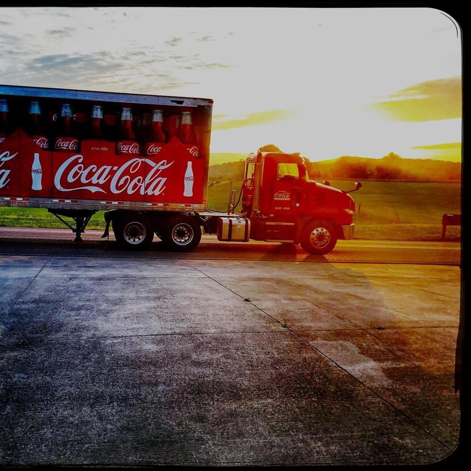 KNowinsky's tweet photo. @CocaCola Beautiful morning in Somerset, KY! Courtesy of my Dad enjoying coffee on his porch. https://t.co/4krbwQ4n7j