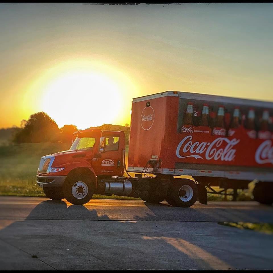 KNowinsky's tweet photo. @CocaCola Beautiful morning in Somerset, KY! Courtesy of my Dad enjoying coffee on his porch. https://t.co/4krbwQ4n7j