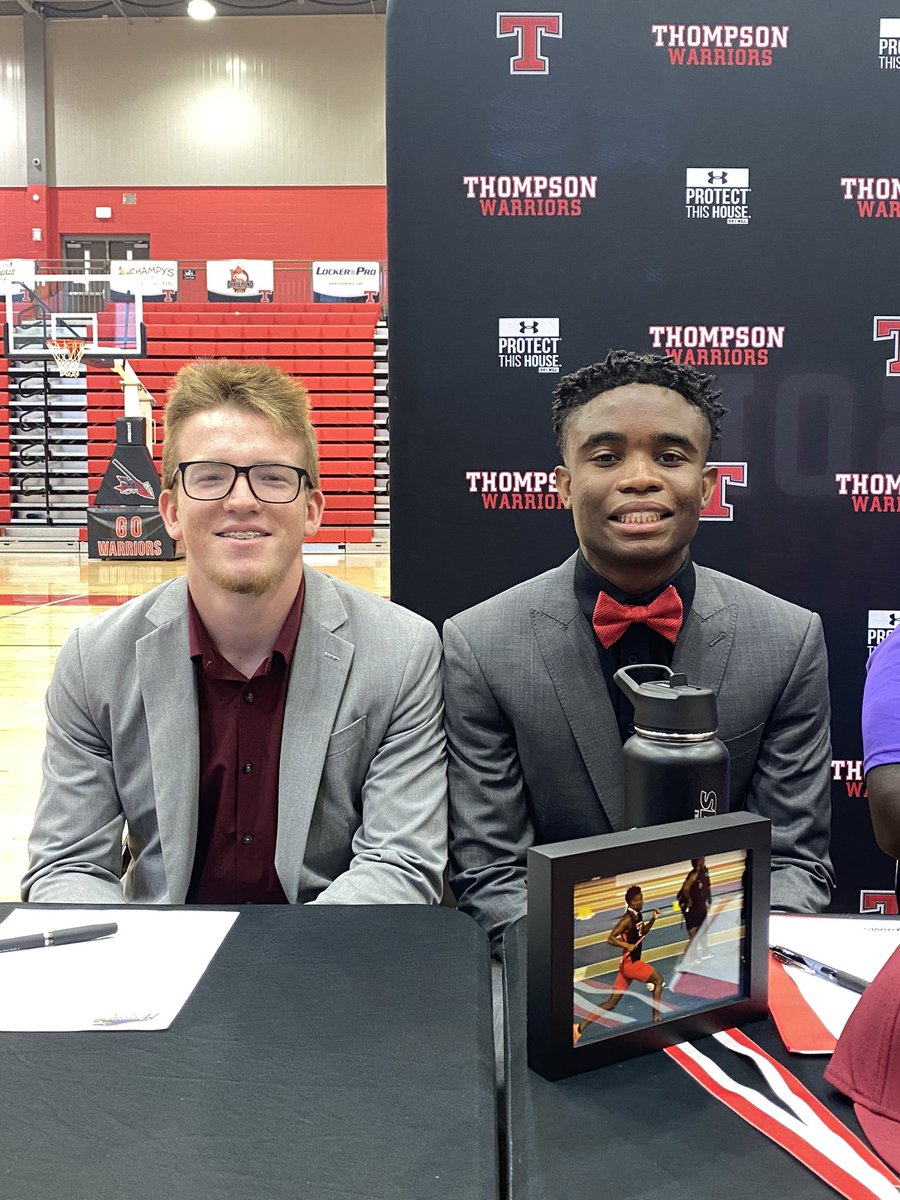ThompsonTrackCC's tweet photo. Congratulations to our senior track athletes signing their athletic scholarships today! 
Jordan Smith - @umobiletrack_xc 
Alecia Reasor - @Converse_wbb 
Devin McNeill - @xctf_montevallo https://t.co/l05U2Qwbim