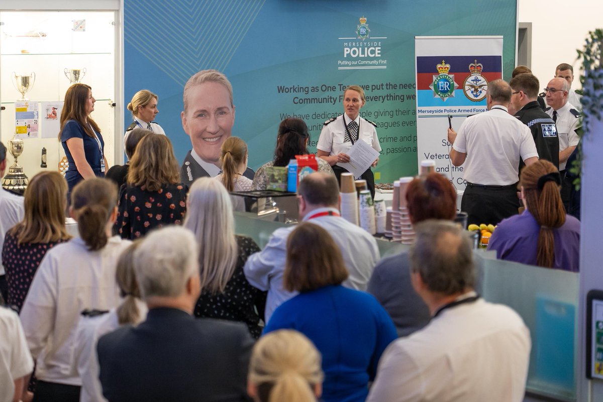 smkennedy12's tweet photo. A fantastic event celebrating the incredibly important work of our staff networks who act our our critical friend, help us to see things through the lens of other people & provide support to colleagues & communities β¦#viablevisiblevoices https://t.co/WxK7CjRAoC
