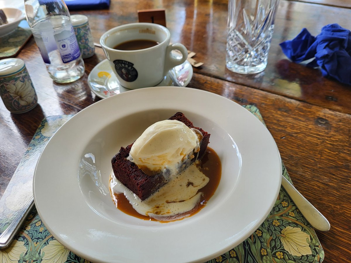 Duncan_Smith's tweet photo. Great lunch and catch up with #ScotsmanFamily in the Dark Sky Town of Moffat https://t.co/NM2ubf8buj