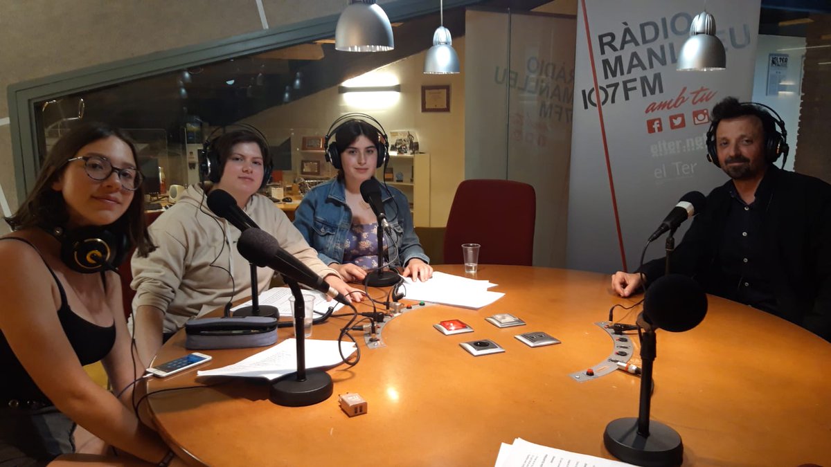 RadioManlleu's tweet photo. PODCAST➡️"L'afinador" - 10 de maig

El programa de ràdio fet pels alumnes de 
@EMMManlleu

✅Entrevista a Martin Galdin d'Argentina que ens parla sobre la música del seu país. A més comentem les diverses candidatures a Eurovision.

➡️https://t.co/cIxxmJEgkF https://t.co/rnLC7ygX5I