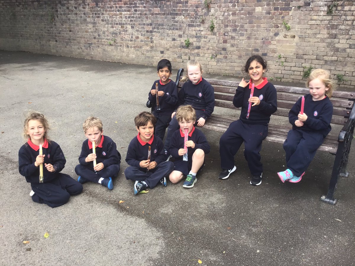 KingsStAlbans's tweet photo. Reception were excited for a walk by the river in the sunshine this afternoon and were treated to an ice pop for filling their bear jar this week. #HardWorkPaysOff #TeamworkMakesTheDreamWork https://t.co/s1GQLeKzye