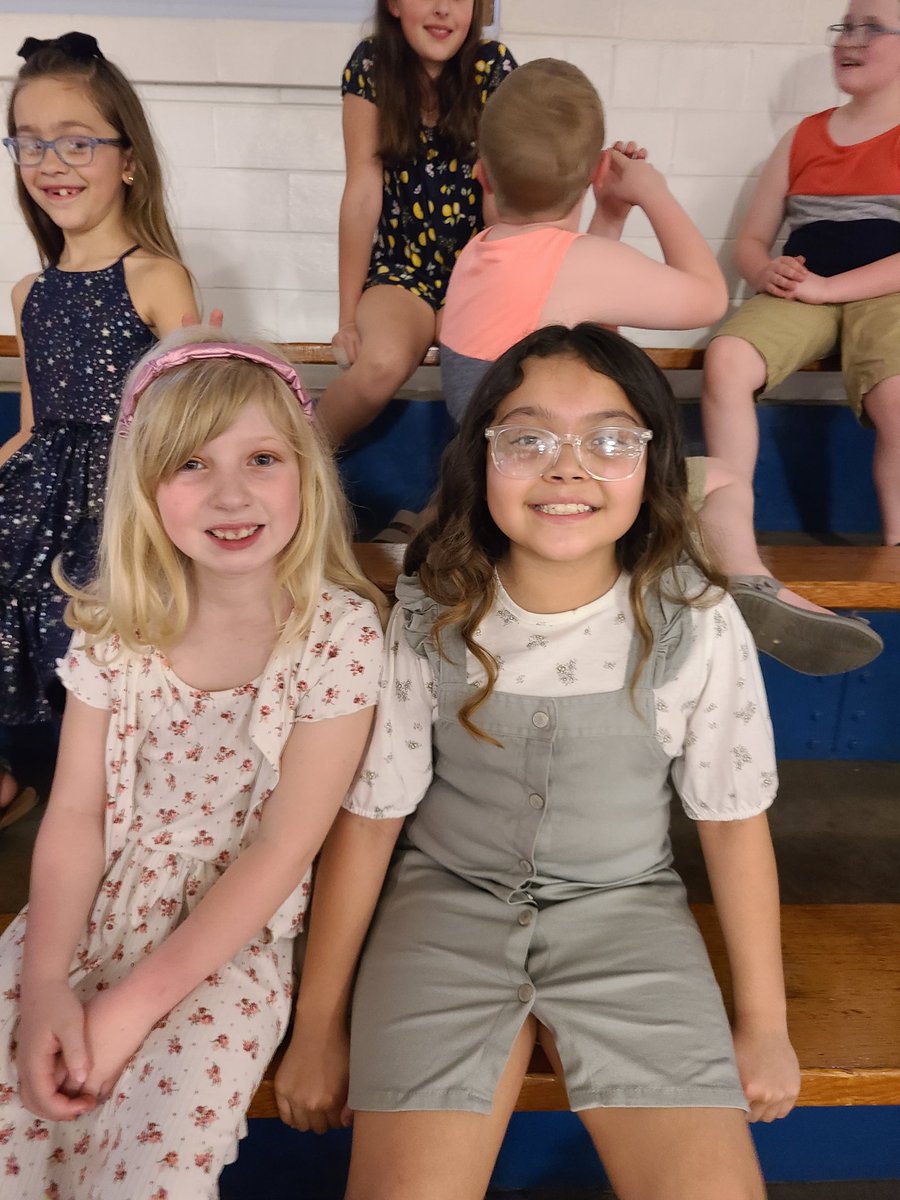 iwes2a's tweet image. #springconcert2022 #iwesraiders