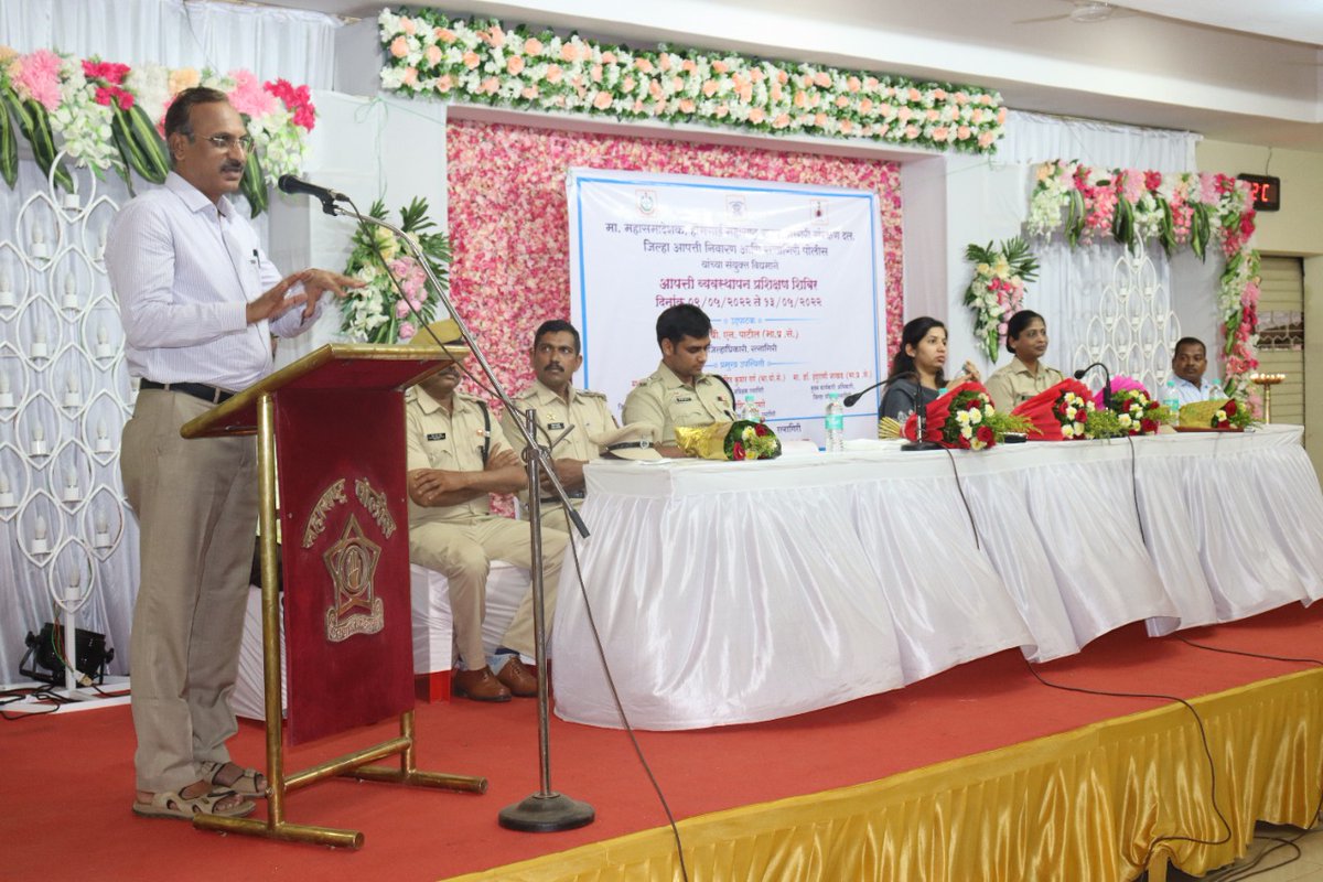 RatnagiriPolice's tweet photo. @DGPMaharashtra #ADGLnO @DMRatnagiri @ZPRatnagiri #Homeguards #DisasterManagementTraining #Ratnagiri #RatnagiriPolice https://t.co/FRyGRpOkto