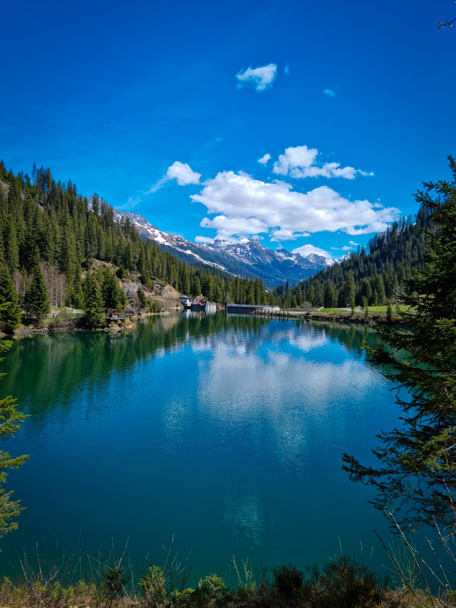 Considering a holiday in the #Alps this #summer?
Here is what you'll find in #stantonamarlberg 😍
👉 stantonamarlberg.com/en/the-region-…
📍#verwallsee 
📷 F.Wachter - #realAustria #verwalltal #urlaubintirol #holidayinthealps #bestofthealps #austria #lake #inTirol