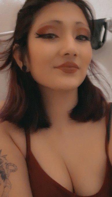 Need to scrape up as much funds as I can, premades, customs, and sessions available.. Got evicted and<a href="/tag/sellingnudes"class="tags"><span>#sellingnudes</span></a><a href="/tag/sellingcontent"class="tags"><span>#sellingcontent</span></a><a href="/tag/buyingcontent%20"class="tags"><span>#buyingcontent </span></a>