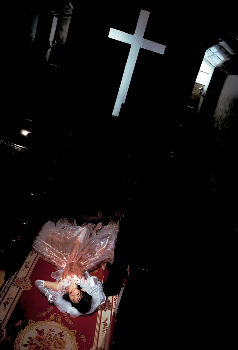 unnell44's tweet photo. ✝️ 血色新娘
"爱会使人自由"
#photography #unnell #zhuz1 https://t.co/K3pmFS4tsy