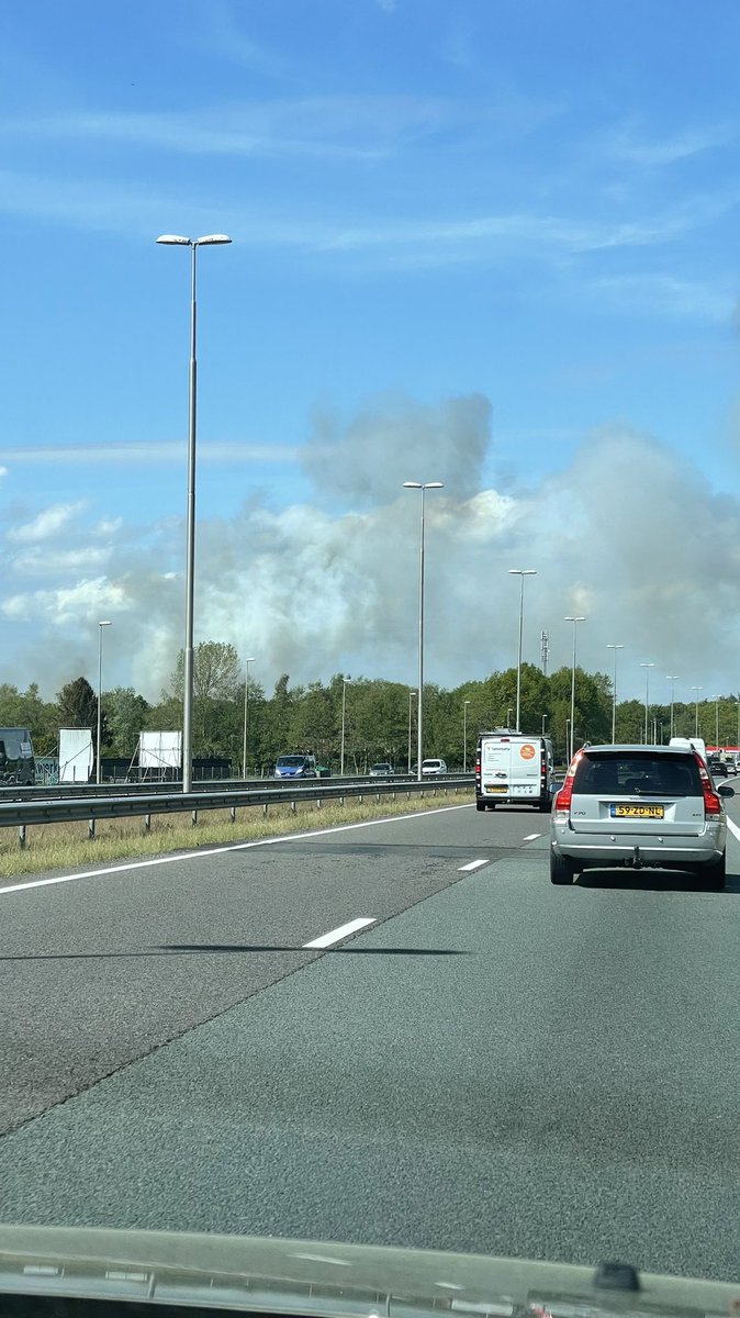 Jeppoos's tweet photo. Zojuist op de A 50 bij Epe Heerde duidelijk te zien https://t.co/Wp6CRe9lPU