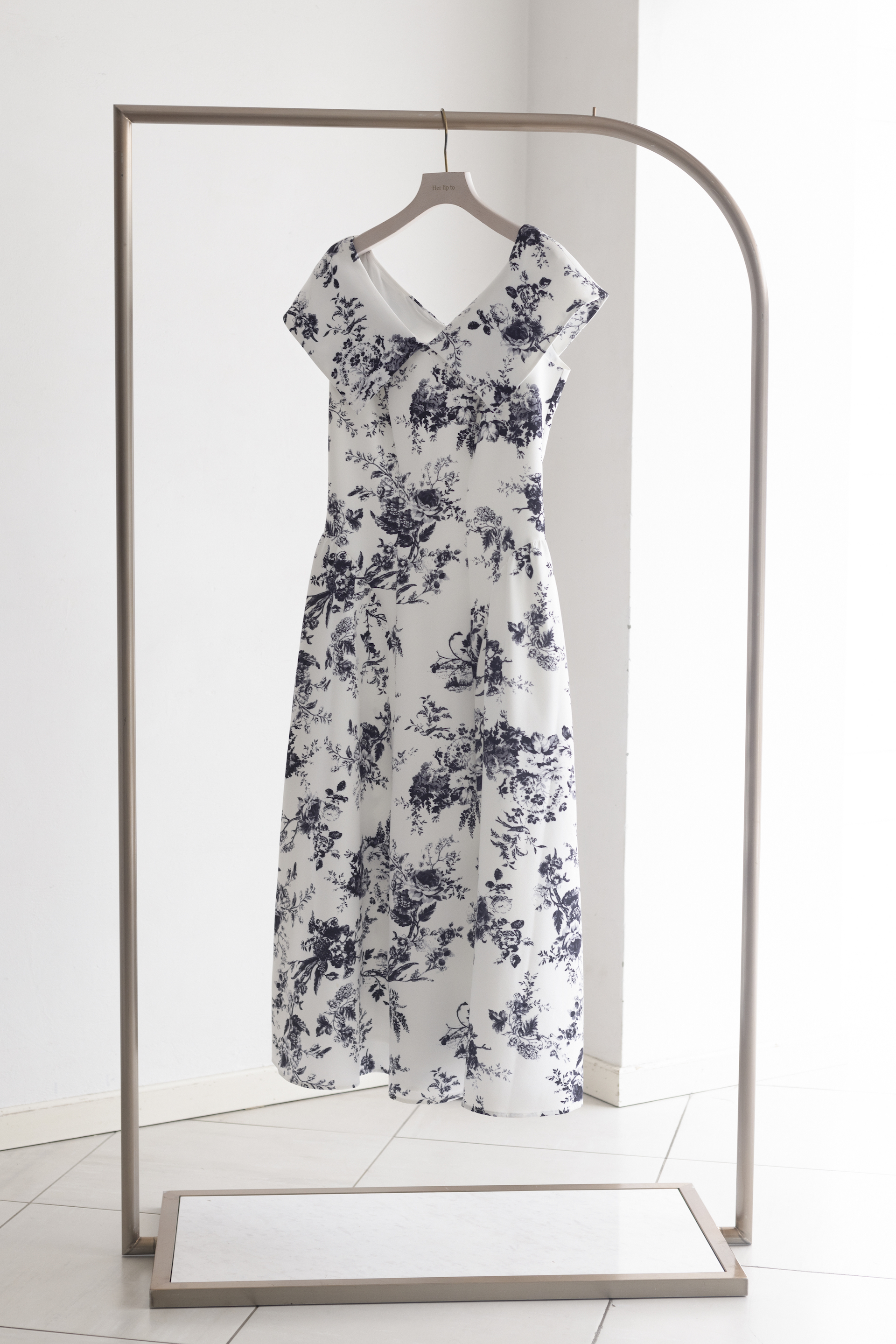 Herlipto Secret Garden Midi Dress