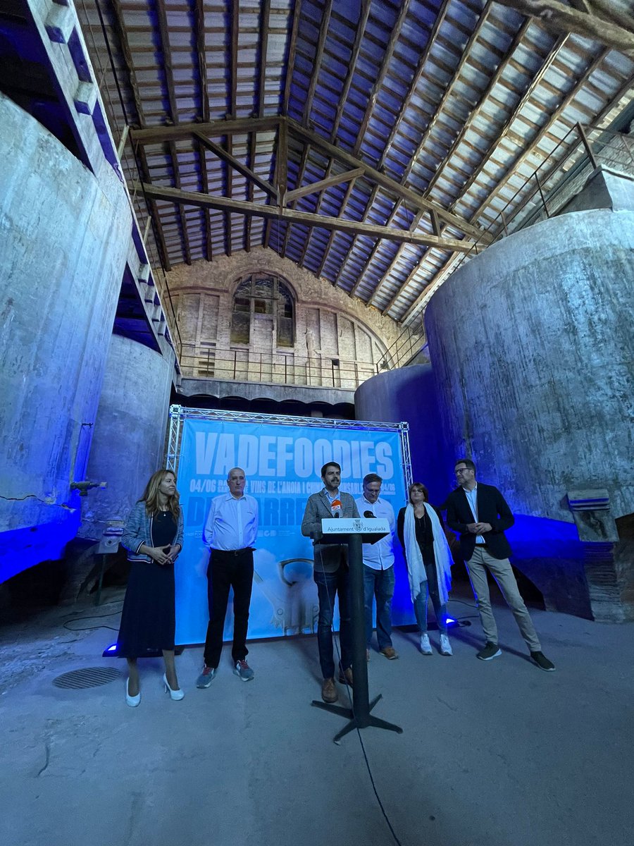 ajigualada's tweet photo. El Festival @vadeFOODIES_igd  apostarà aquest any  pels vins de l’Anoia i la cuina responsable

Igualada s’omplirà de degustacions, xerrades, tallers i presentacions sota l’eslògan De l’Arrel al Cel

ℹ️ https://t.co/xBuFyLtUKL https://t.co/cok5Oaxupn
