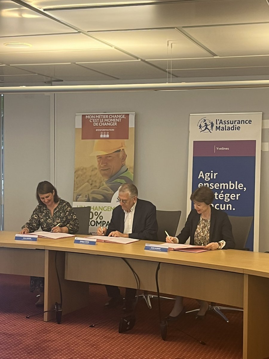 CampePhilippe's tweet photo. Afin d’aider les demandeurs d’emploi confrontés à des difficultés  de santé à mieux accéder aux soins et aux droits, signature d’une convention départementale avec la @CPAM_78 et la @CRAMIF .Notre objectif commun:favoriser et accélérer l’inclusion de nos publics les plus fragiles https://t.co/fgByDpw259