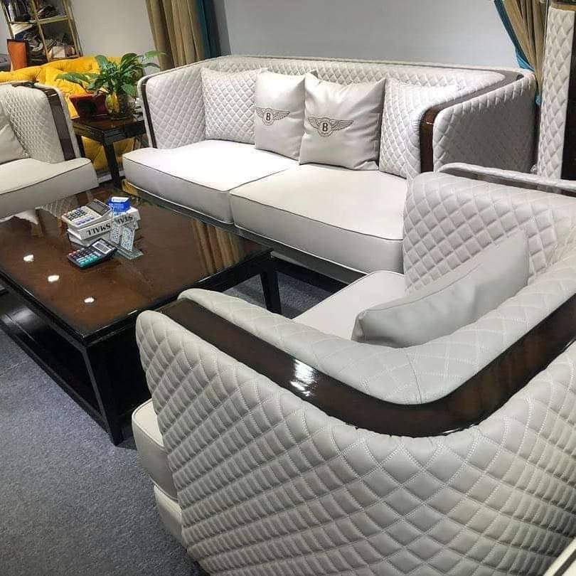 FunituresJ's tweet image. 