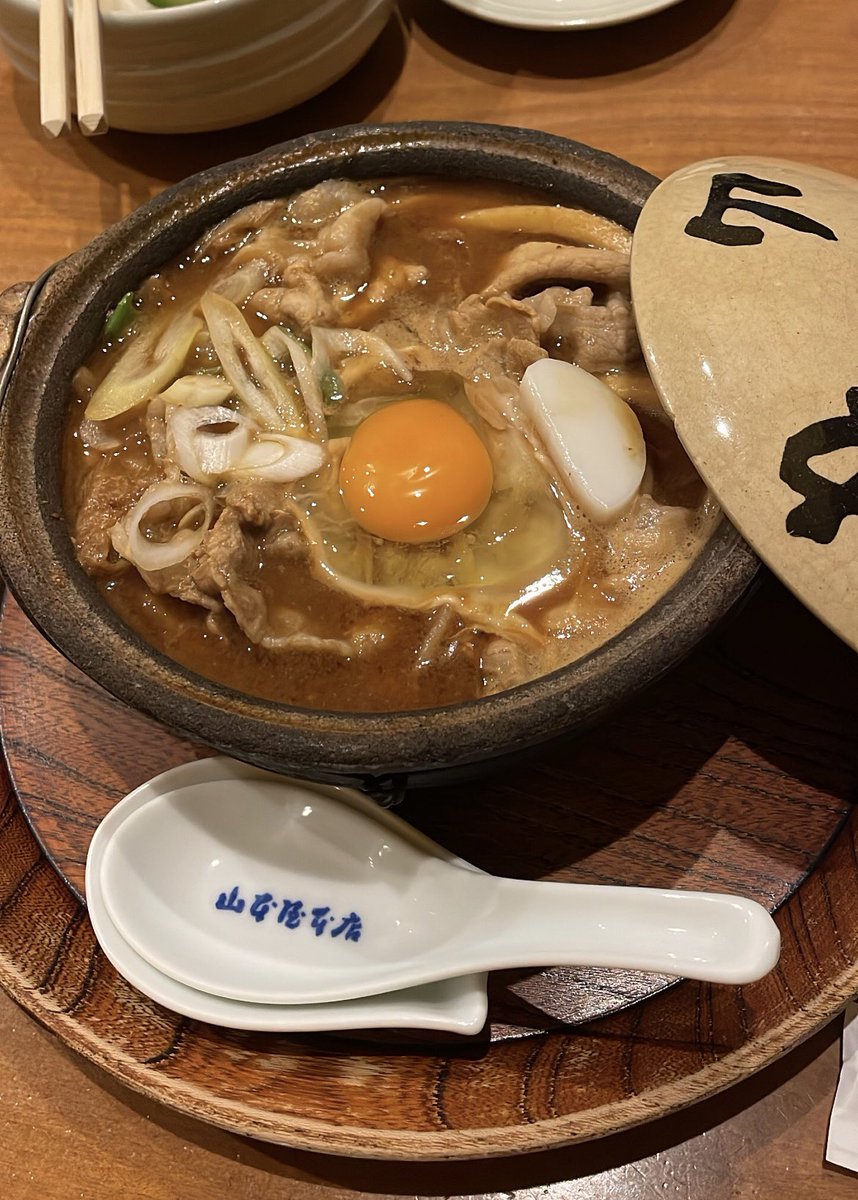 lisayasuda's tweet photo. 『大好きすぎる名古屋グルメ』

大の名古屋名物好きの私は、今回も美味しすぎて幸せいっぱいでした🥹🤍
味噌風呂に浸かりたい🛁

※味噌カツのメインはもちろん味噌ね🤭

#名古屋飯　#名古屋名物　#名古屋　#味噌煮込みうどん　#コメダ珈琲　#味噌カツ　#ひつまぶし https://t.co/Jo6i8Wwsoo