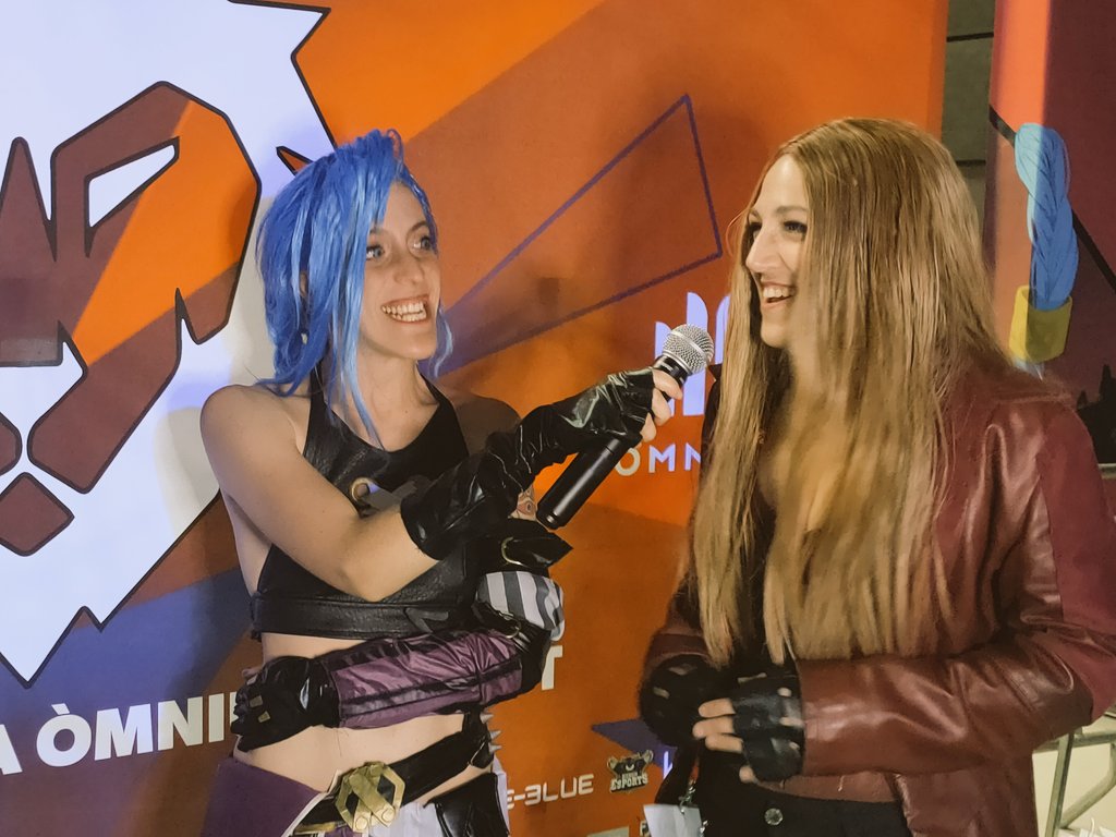 Gamesportselect's tweet photo. També, agraïment a @ScarpyCosplay i tot el seu equip més els participants de la concurs de #cosplay !

Brutal el nivell i el detall d'aquestes magnífiques recreacions dels nostres herois i personatges favorits. 

Una passada! https://t.co/PsIEIE8VoU