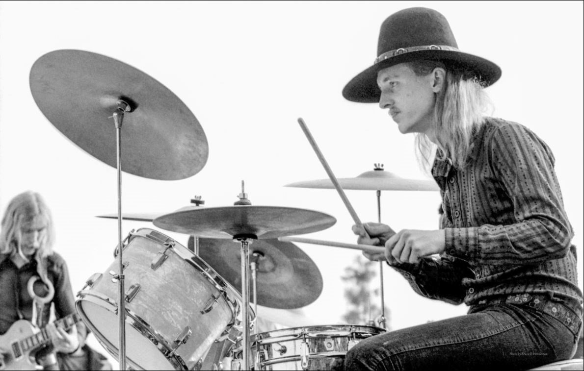 Happy Birthday in Heaven
Butch Trucks
(5/11/47 - 1/24/2017)
The Road Goes On Forever 