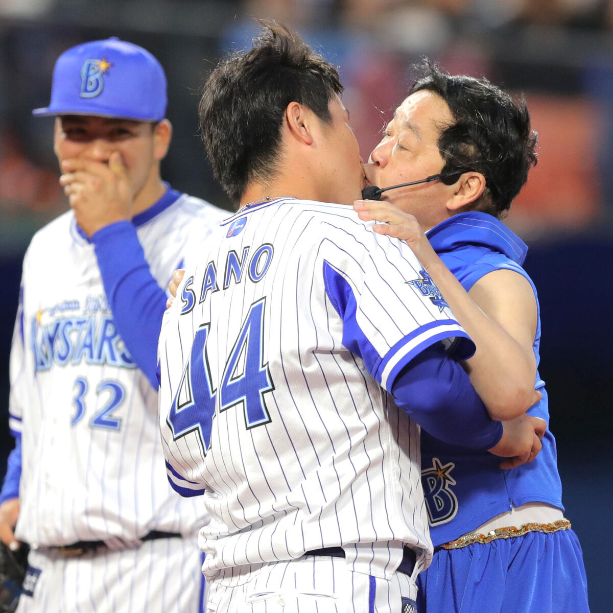 hochi_npb's tweet photo. 【 #DeNA 】ダチョウ倶楽部・上島竜兵さんを公式ツイッターが追悼「横浜スタジアムにたくさんの笑顔を」 https://t.co/c2bBJ1pwjP #DeNAベイスターズ #baystars #baseball https://t.co/Myw0g0phyj