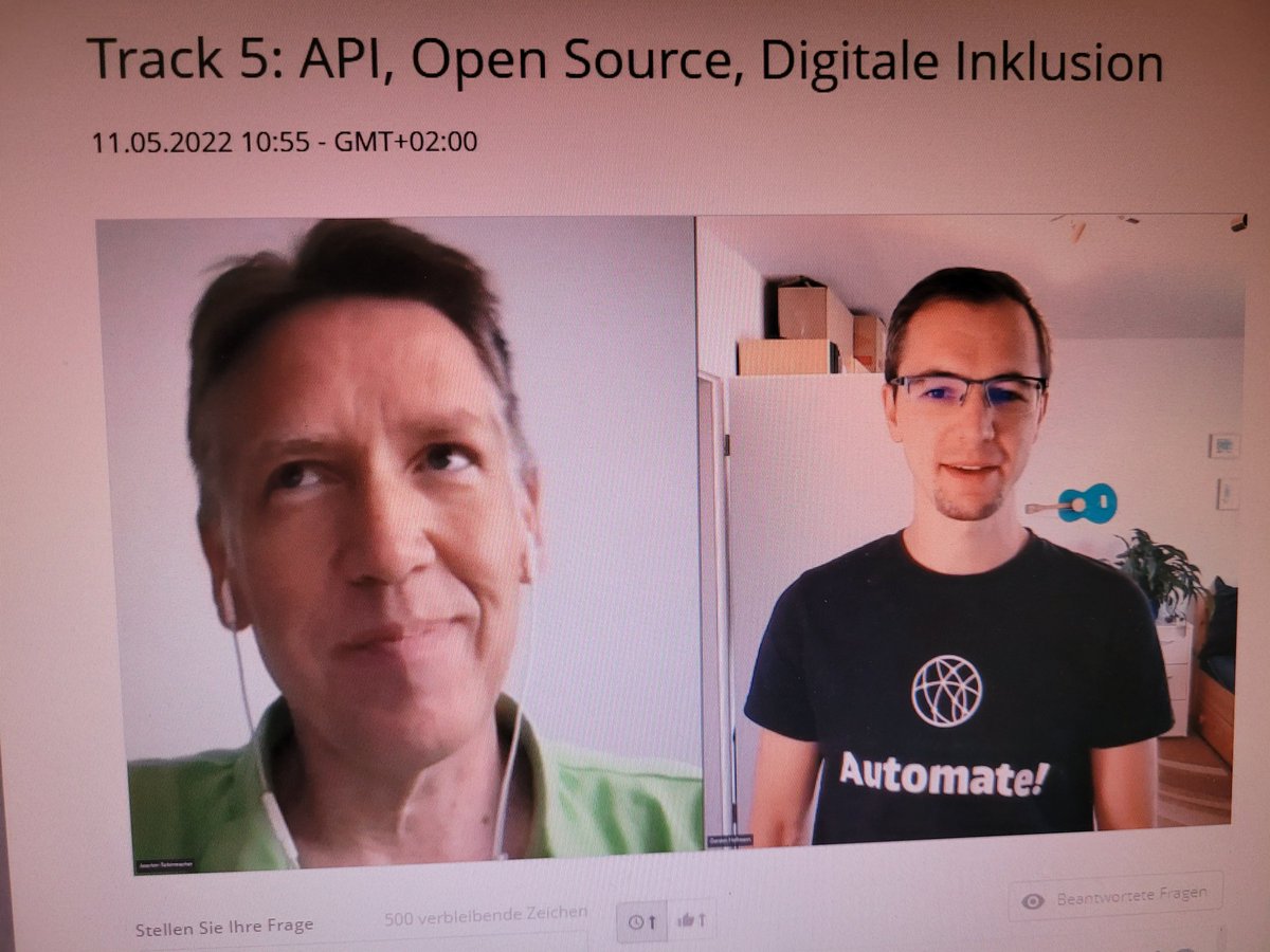 db_rAPIdo's tweet image. Wie kommt man an den Punkt eine aktuelle Doku zu haben ohne pain? Der @Morl99 und @jschirrmacher haben da ne coole Idee. live #API pair programming im Dialog. Carsten hilft Joachim. Toll! 😊👏
#DBtechcon22
