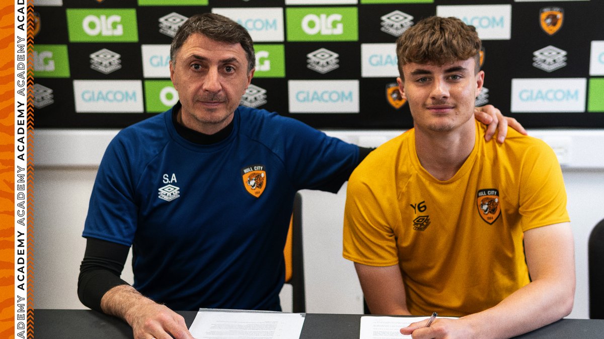 HullCityAcademy's tweet photo. ✍️ Sincere Hall 
✍️ Tom Macauley
✍️ Alfie Taylor
✍️ Harry Wallis

4⃣ of our second-year scholars have signed their first professional contracts with the club!

Congratulations, boys! 👏

➡️ https://t.co/vAD7Ta3fbE

🐯 #hcafc https://t.co/9YwsDHy3Fh