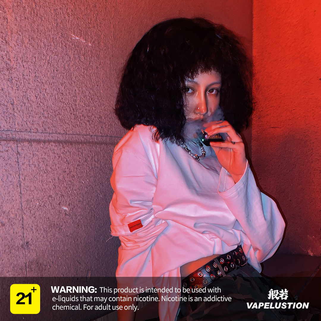 Vapelustion1's tweet photo. Hey hannya fams.Introducing a stylish girl with T-shirt from Vapelustion .
.
#vapelustion #hannyamod #hannyananopro #hannyafam #vapecommunity #hannyavape #vapeway #fansupport #vapestyle #vapemodel #retrolook #interaction #fypage #podkit https://t.co/NCl4PWQOOZ