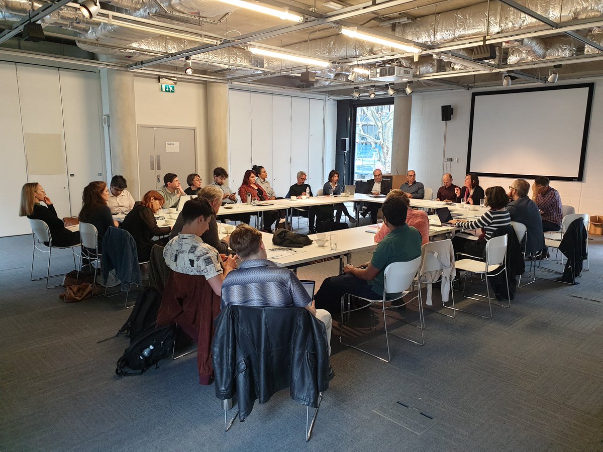 Next up today we have a roundtable chaired by Daniel Laqua, with <a href="/SarahVMarks/">Dr Sarah Marks</a>, <a href="/jon_agar/">Jon Agar</a>, <a href="/DEHEdgerton/">David Edgerton</a>, <a href="/Stephenlegg11/">Stephenlegg</a>, and <a href="/IlariaScaglia1/">Ilaria Scaglia</a>, posing the question: how can a focus on conferences change historiographical narratives?